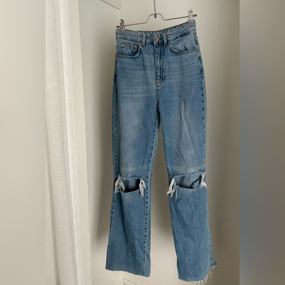 Baggy distressed jeans